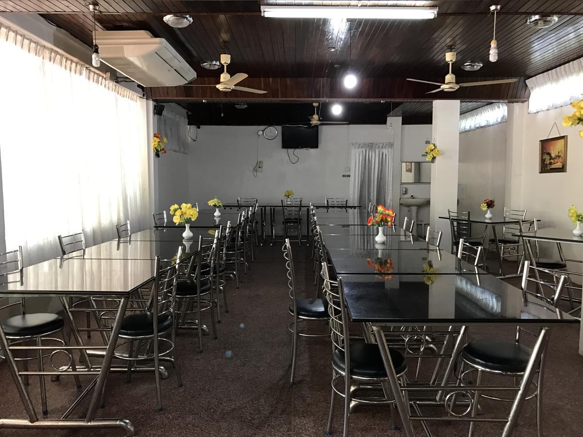 Gnaanams Hotel&Restaurant Jaffna Bagian luar foto