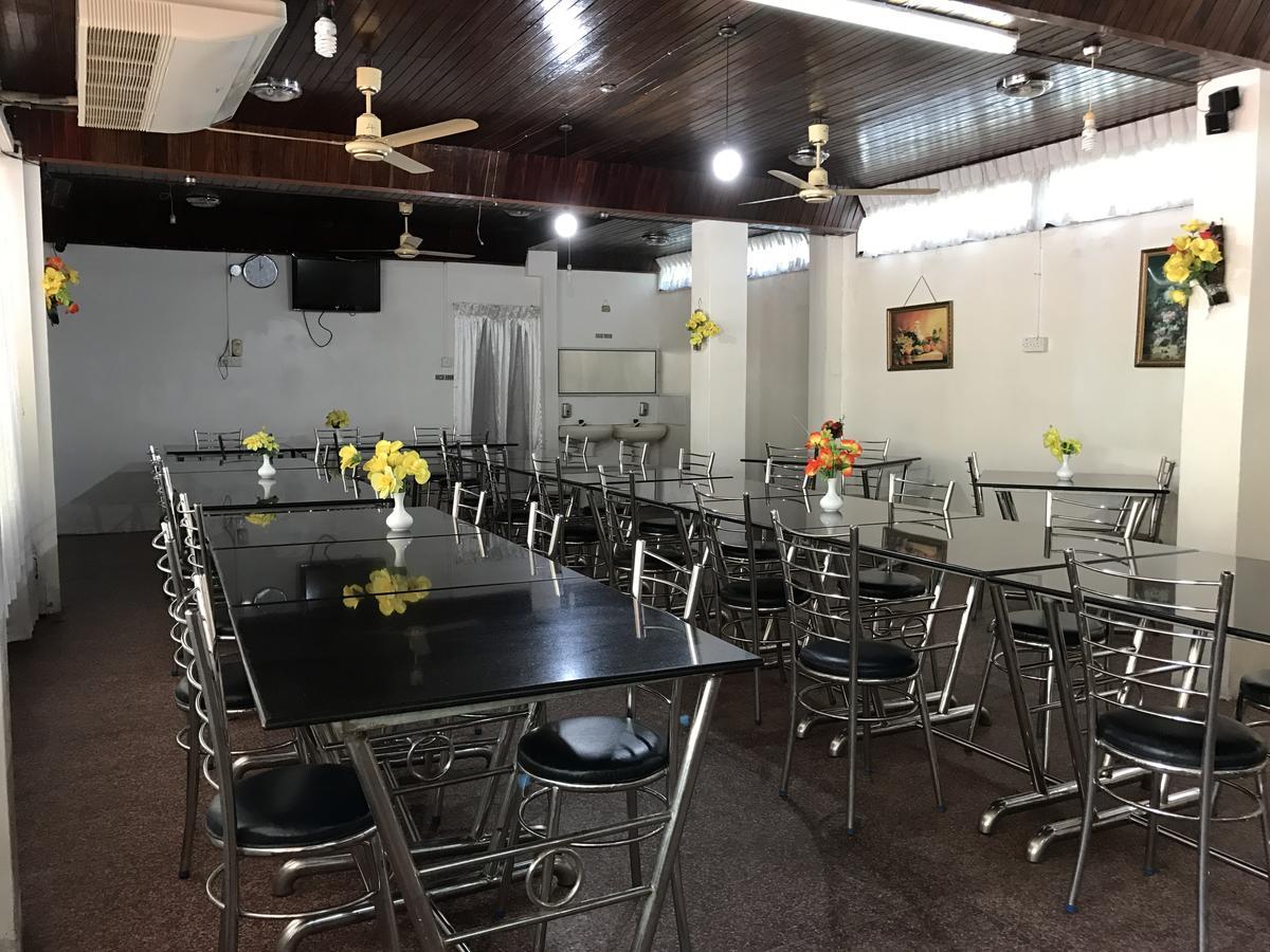 Gnaanams Hotel&Restaurant Jaffna Bagian luar foto