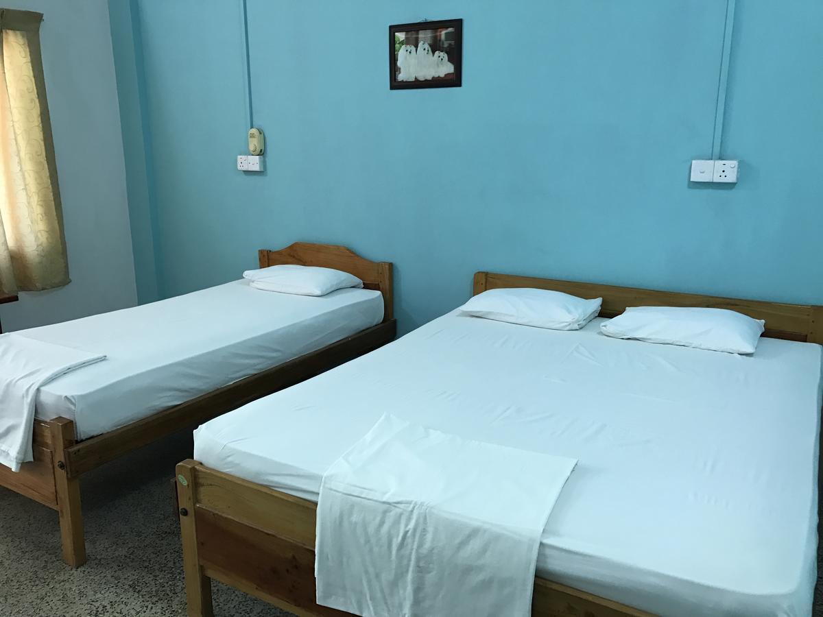 Gnaanams Hotel&Restaurant Jaffna Bagian luar foto