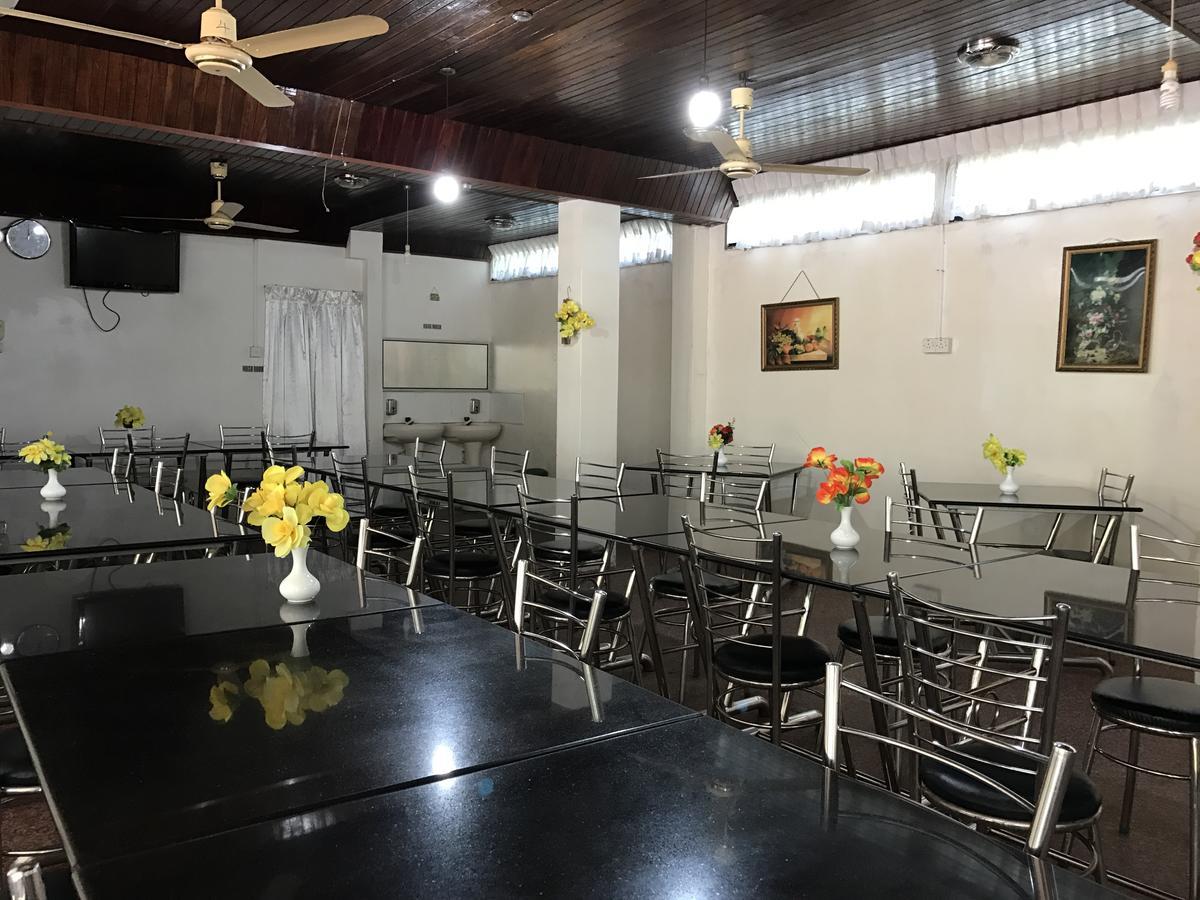 Gnaanams Hotel&Restaurant Jaffna Bagian luar foto