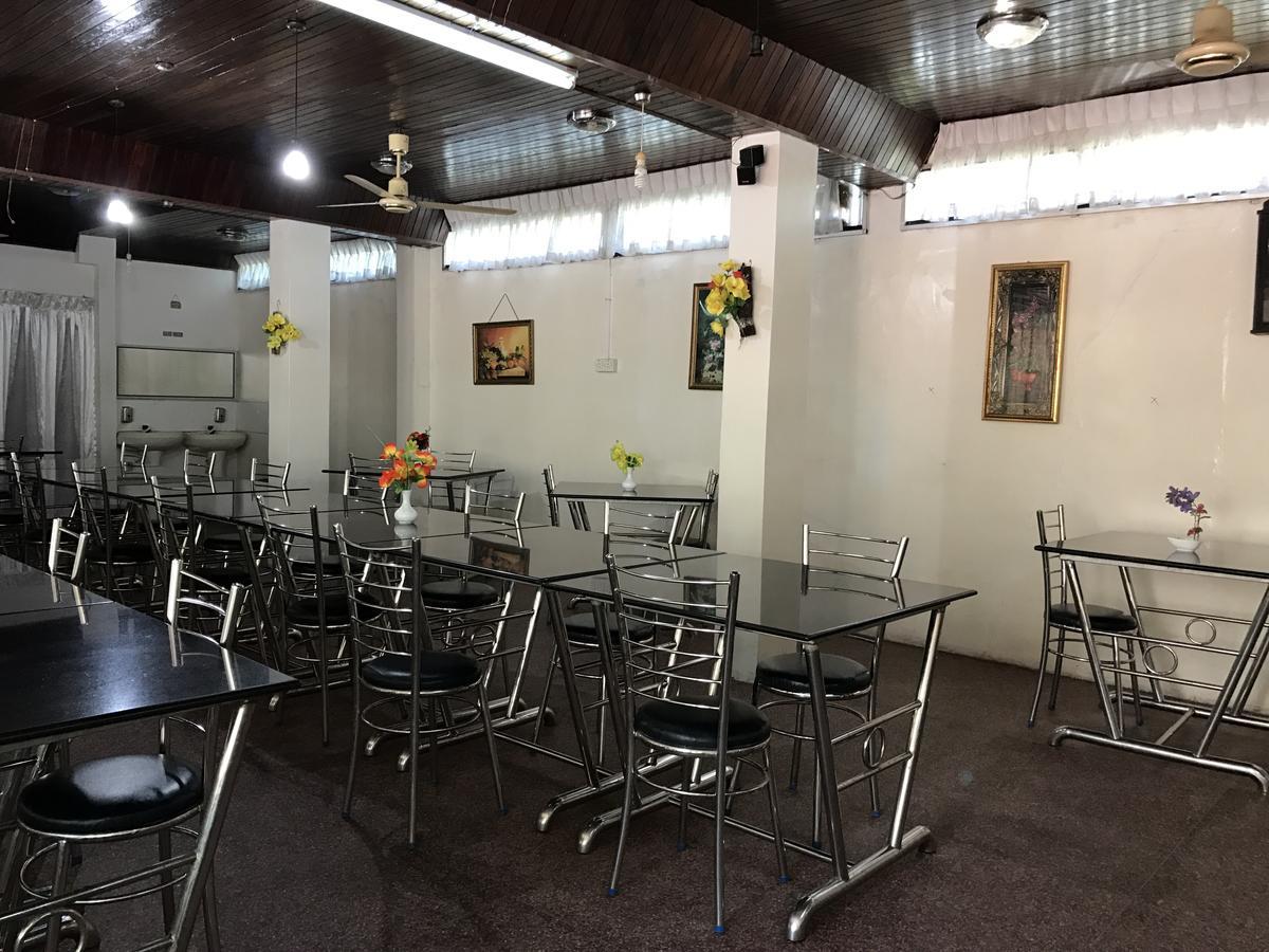 Gnaanams Hotel&Restaurant Jaffna Bagian luar foto