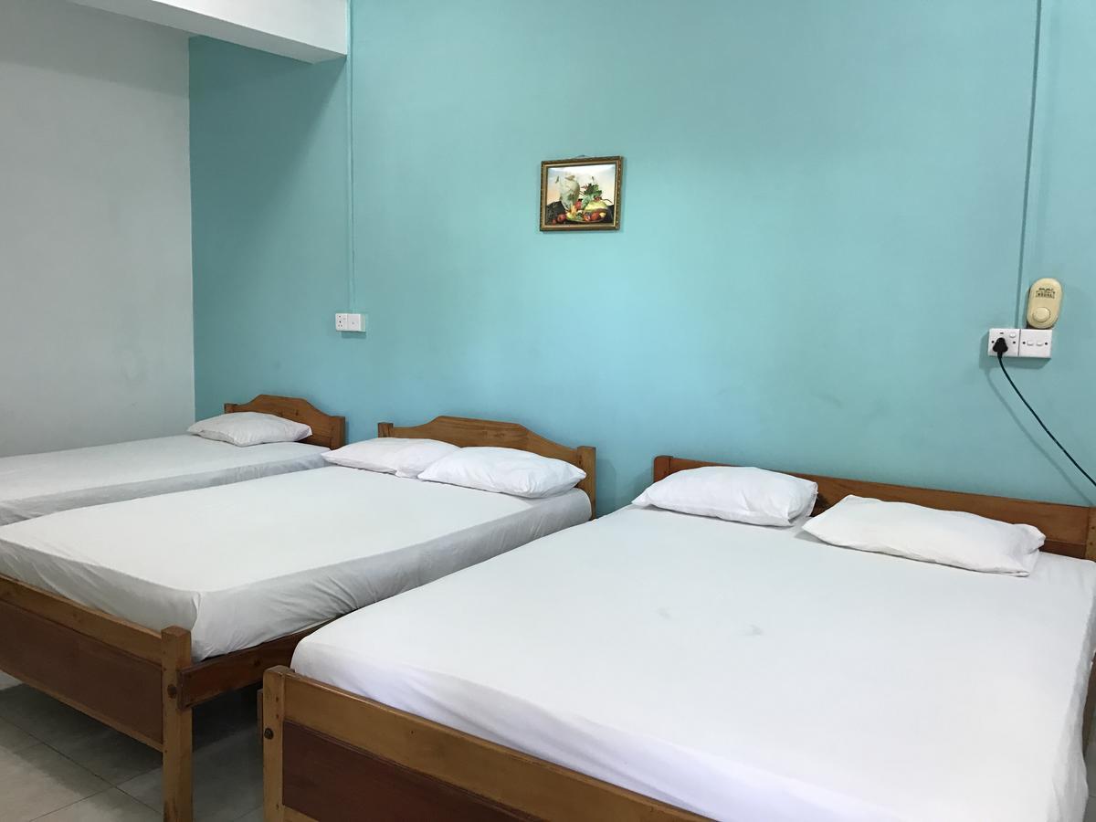Gnaanams Hotel&Restaurant Jaffna Bagian luar foto